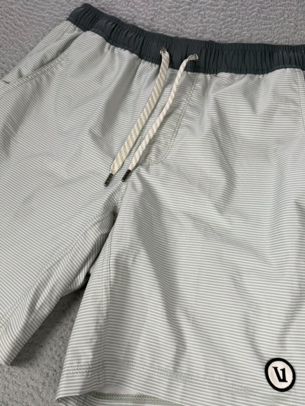 Vuori Kore Shorts Mens Medium Multicolor Striped Lined Drawstrings Athletic Gym - Picture 1 of 11
